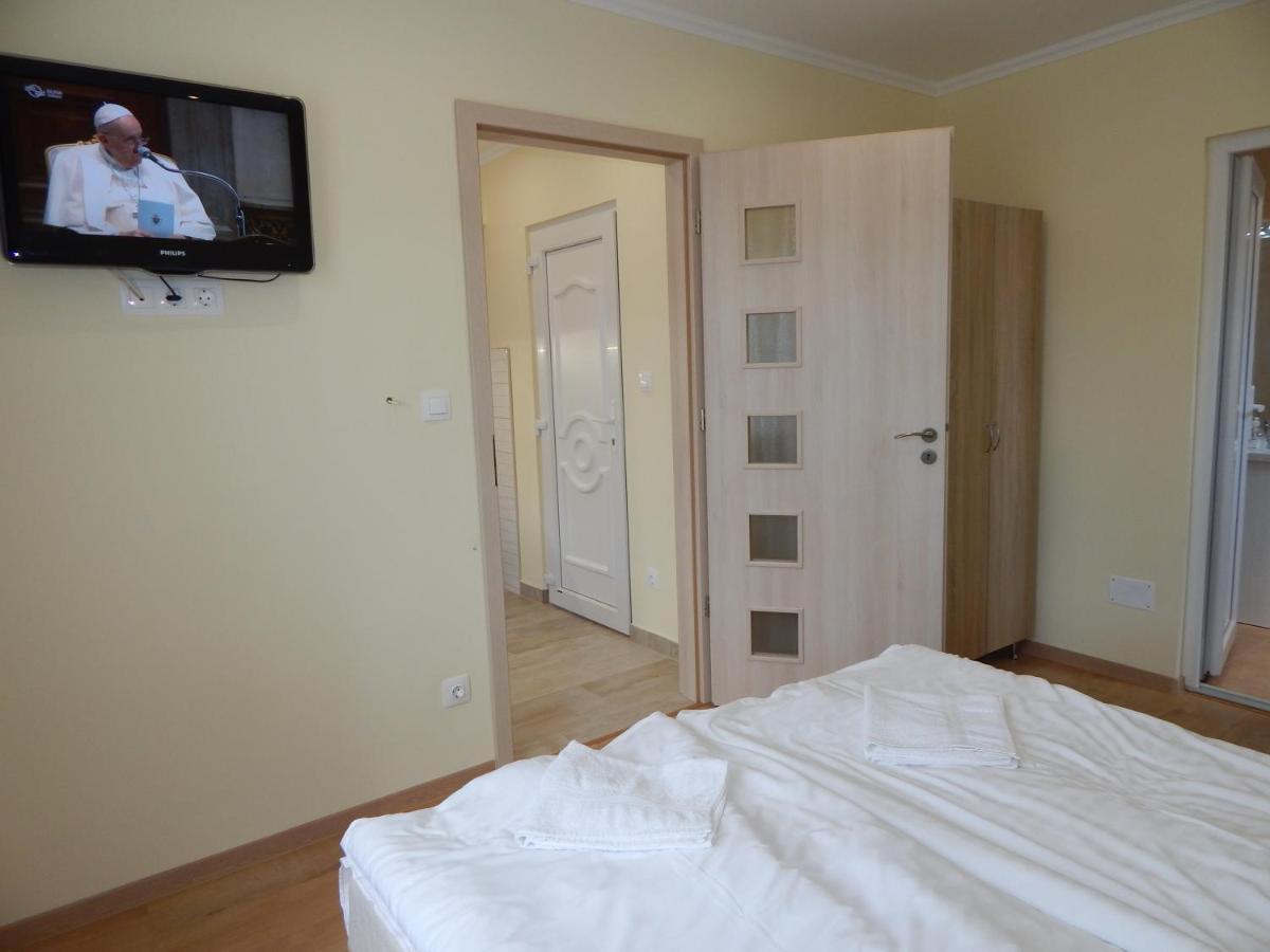 Hajdu Vendeghaz Hotel Hajduszoboszlo Exterior photo
