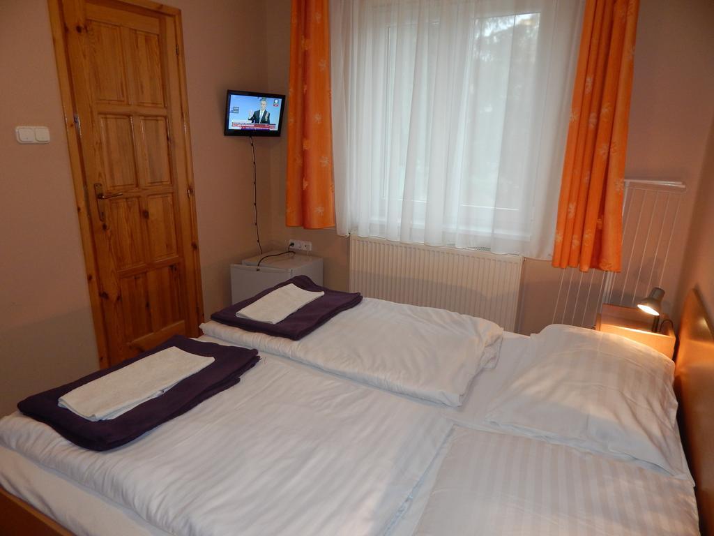 Hajdu Vendeghaz Hotel Hajduszoboszlo Room photo