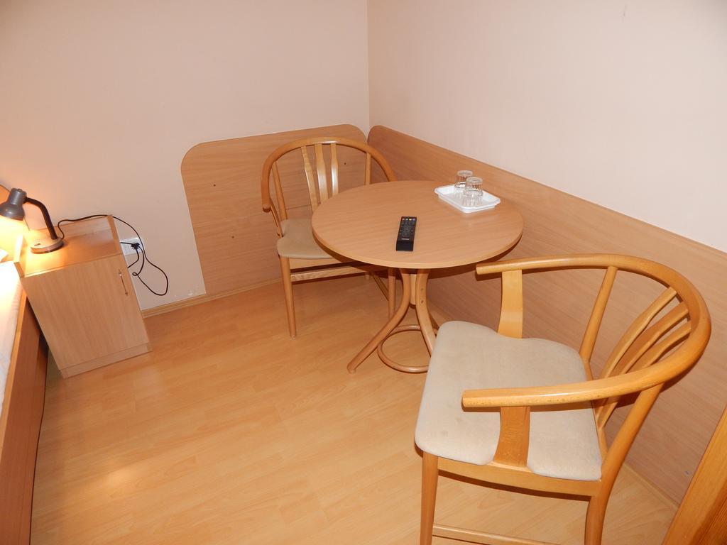 Hajdu Vendeghaz Hotel Hajduszoboszlo Room photo