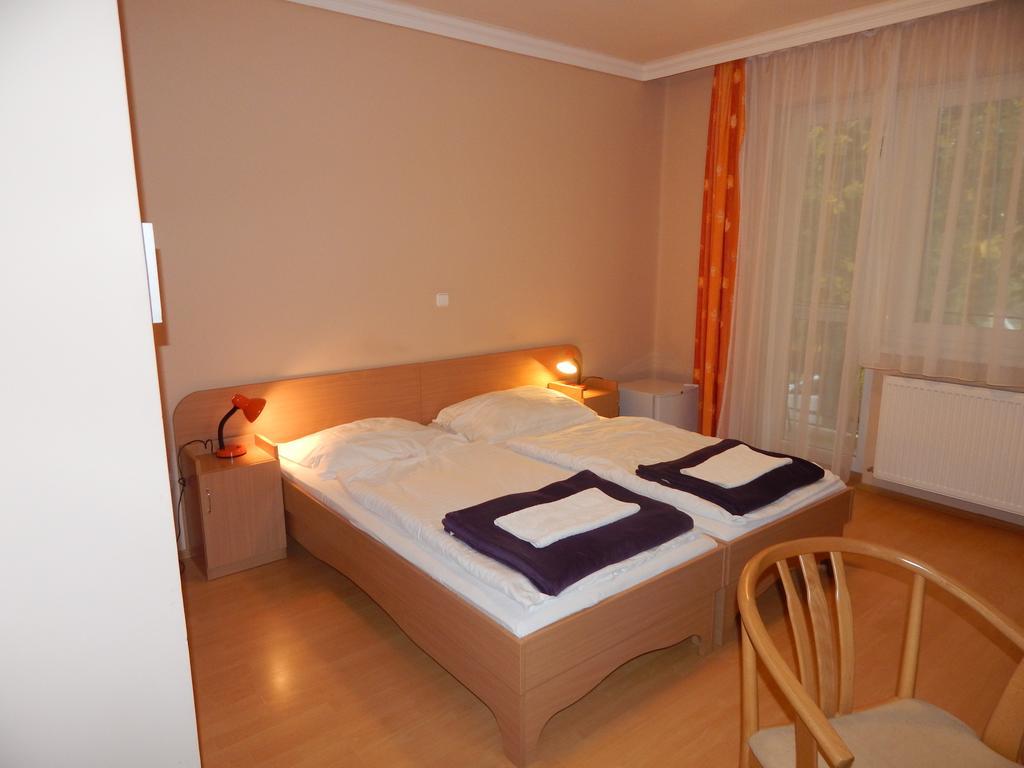 Hajdu Vendeghaz Hotel Hajduszoboszlo Exterior photo