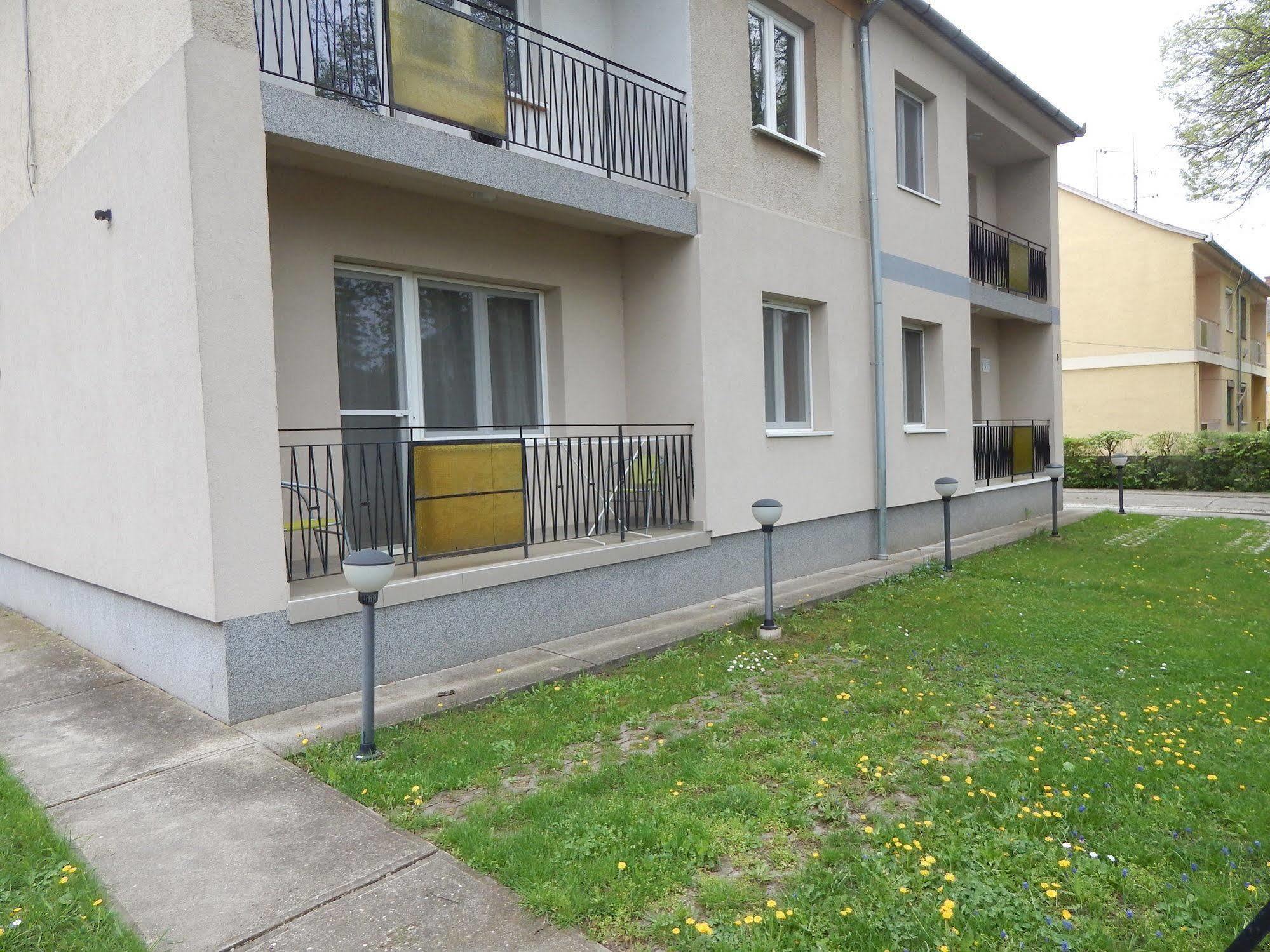 Hajdu Vendeghaz Hotel Hajduszoboszlo Exterior photo
