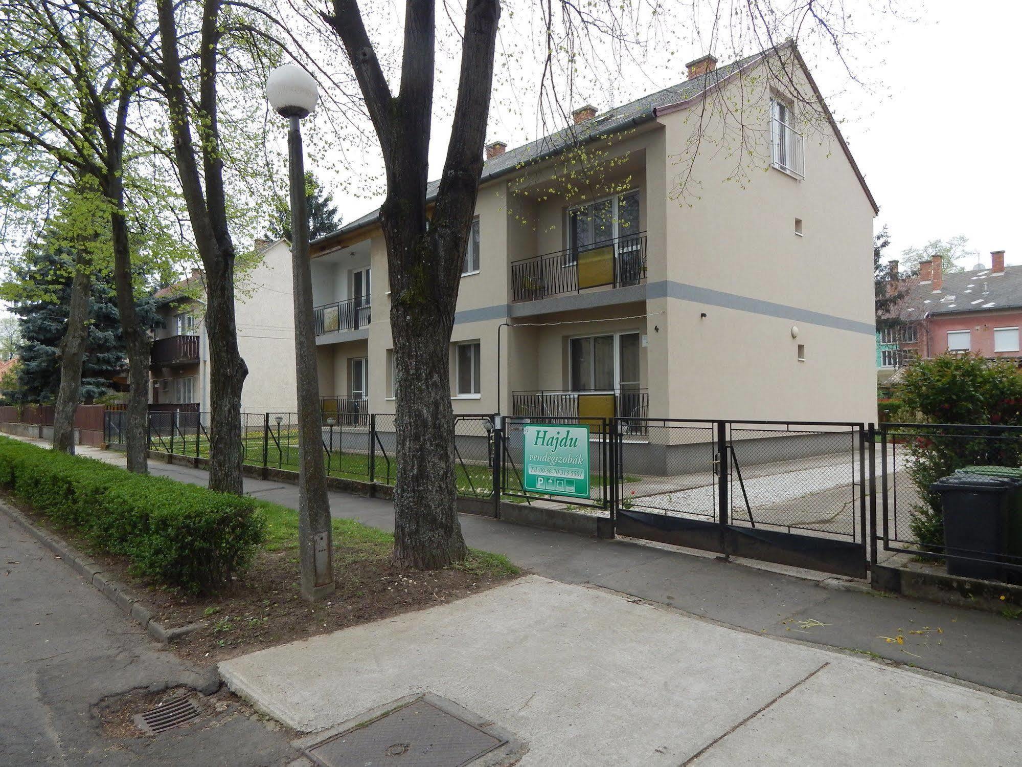 Hajdu Vendeghaz Hotel Hajduszoboszlo Exterior photo